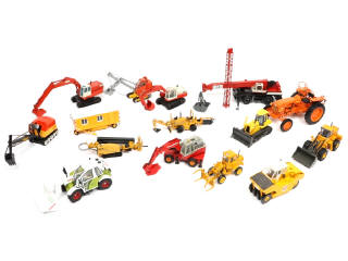 Lot 211 - DIVERS (14)