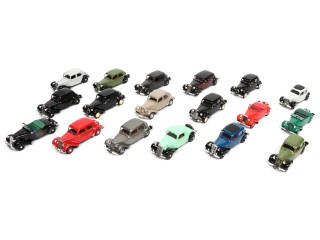 Lot 231 - DIVERS (18)