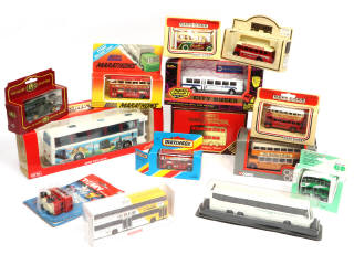 Lot 213 - DIVERS (14)