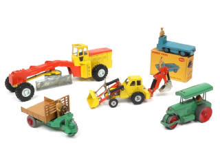 Lot 383 - DINKY TOYS (GB) (5)