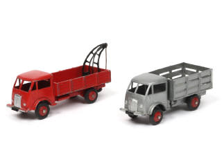 Lot 330 - DINKY TOYS (FRANCE) (2)