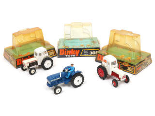 Lot 381 - DINKY TOYS (GB) (3)