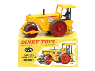 Lot 306 - DINKY TOYS (FRANCE) (1)