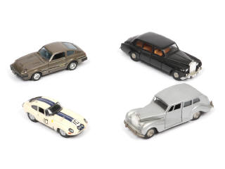 Lot 194 - DIVERS (JAPON) (4)