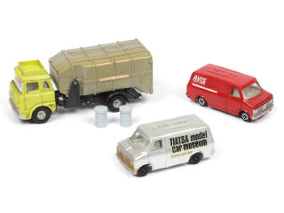 Lot 298 - DINKY TOYS (GB) (3)