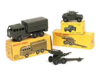 Lot 270 - DINKY TOYS (FRANCE) (3)