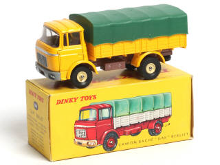 Lot 469 - DINKY TOYS (FRANCE) (1)