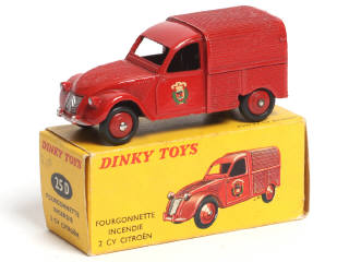 Lot 402 - DINKY TOYS (FRANCE) (1)