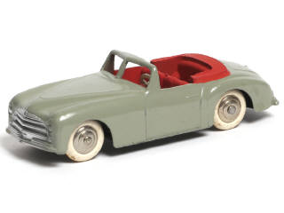 Lot 381 - DINKY TOYS (FRANCE) (1)