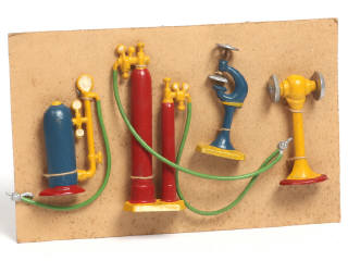 Lot 285 - DIVERS (4)