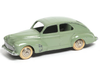 Lot 379 - DINKY TOYS (FRANCE) (1)