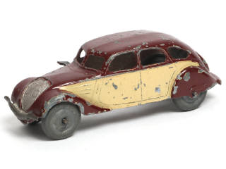 Lot 372 - DINKY TOYS (FRANCE) (1)