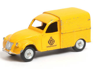 Lot 175 - DINKY TOYS (FRANCE) (1)
