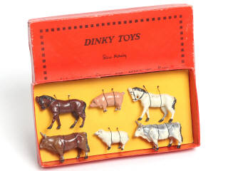 Lot 161 - DINKY TOYS (FRANCE) (1)
