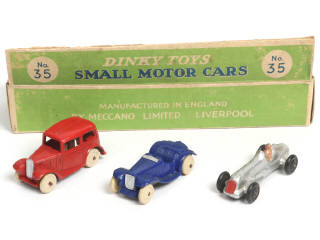 Lot 382 - DINKY TOYS (GB) (4)