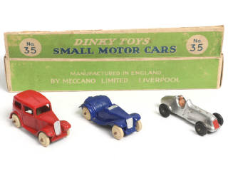 Lot 382 - DINKY TOYS (GB) (4)