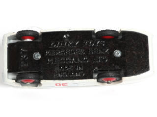 Lot 424 - DINKY TOYS (GB) (1)