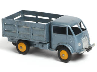 Lot 310 - DINKY TOYS (FRANCE) (1)