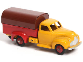 Lot 316 - DINKY TOYS (FRANCE) (1)