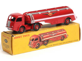 Lot 337 - DINKY TOYS (FRANCE) (1)