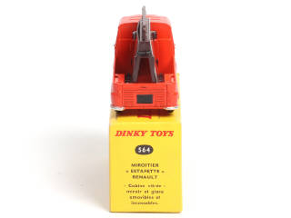 Lot 332 - DINKY TOYS (FRANCE) (1)