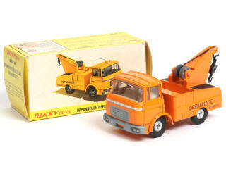 Lot 343 - DINKY TOYS (FRANCE) (1)