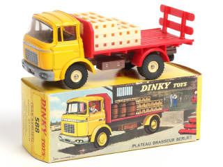 Lot 341 - DINKY TOYS (FRANCE) (1)
