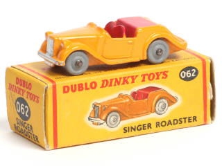 Lot 369 - DINKY TOYS (GB) (1)