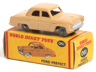 Lot 370 - DINKY TOYS (GB) (1)