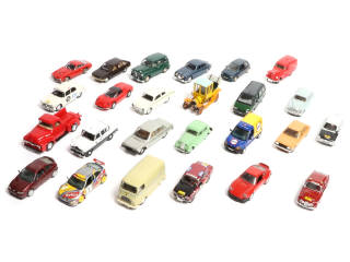 Lot 144 - DIVERS (25)