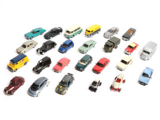 Lot 145 - DIVERS (25)