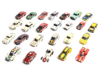 Lot 147 - DIVERS (25)