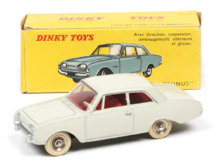 Lot 217 - DINKY TOYS (FRANCE) (1)