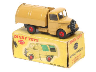 Lot 207 - DINKY TOYS (GB) (1)