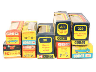 Lot 195 - CORGI TOYS (GB) (10)