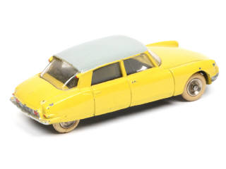 Lot 261 - DINKY TOYS (FRANCE) (1)
