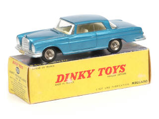 Lot 267 - DINKY TOYS (FRANCE) (1)