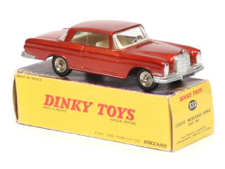 Lot 268 - DINKY TOYS (FRANCE) (1)