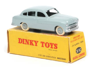 Lot 239 - DINKY TOYS (FRANCE) (1)