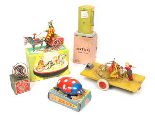 Lot 41 - DIVERS (5)
