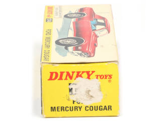 Lot 229 - DINKY TOYS (GB) (2)