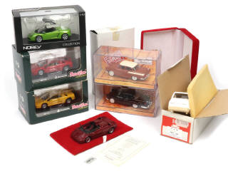 Lot 112 - DIVERS (7)