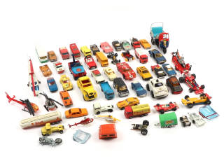 Lot 175 - DIVERS (55)