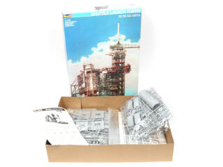 Lot 88 - REVELL (USA) (1)