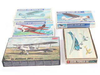 Lot 93 - DIVERS (7)