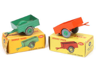 Lot 328 - DINKY TOYS (GB) (2)