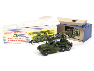 Lot 315 - DINKY TOYS (GB) (1)