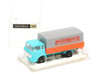 Lot 196 - MAJORETTE (FRANCE) (1)