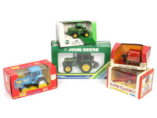 Lot 105 - ERTL (USA) (5)