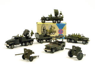 Lot 393 - FRANCE JOUETS (FRANCE) (7)